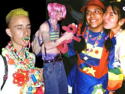 In the 1990s, raver fashion became popular. Huge dance parties that were held outdoors or in large spaces were called raves. "Dancers wore t-shirts with smiley faces, or tie-dyed, psychedelic prints, and hippie-like elements." 90s Rave Fashion, 1990s Rave, Punk House, Rave Aesthetic, Rave Scene, 90s Rave, Rave Style, Dope Clothes, Rave Culture