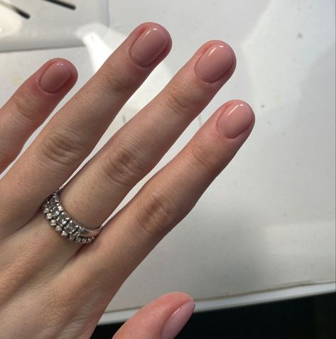 Short Square Nude Nails, Natural Manicure, Hello Nails, Minimal Nails, Casual Nails, Pretty Gel Nails, Soft Nails, Nail Jewelry, Oval Nails