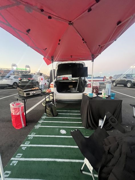 Compact Trunk Tailgating Setup Diy Football Field, Tailgating Setup, Army Vs Navy, College Tailgating, Tailgate Gear, Football Diy, Camping Toilet, Football Tailgate, Grassy Field