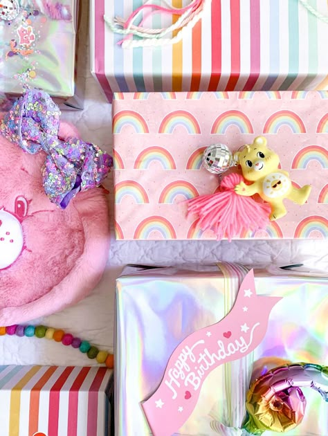 Gift wrapping inspo #partydecorations #giftwrappingideas Girly Wrapping Ideas, Fun Gift Wrapping Ideas For Kids, Fun Birthday Wrapping Ideas, Cute Birthday Wrapping Ideas, Gift Wrapping Ideas For Birthdays Kids, Barbie Theme Gift Wrapping, Fairy Gift Wrapping Ideas, Creative Gift Wrapping Christmas, Cutely Wrapped Gifts