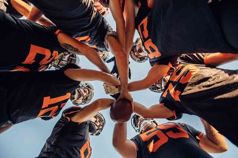 Strengthen relationships and build team camaraderie, trust and communication among your football players with these creative activities. Team Bonding Games, Team Building Ideas, Kick Off Football, Pep Rally Games, Rally Games, Rally Idea, Football American, American Photography, Team Bonding