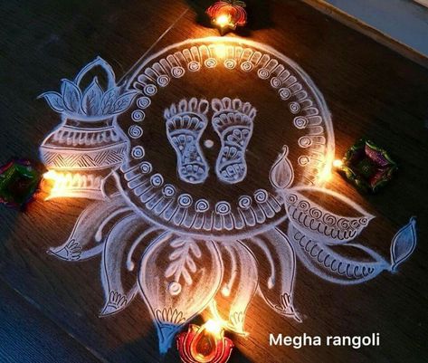 Jhuti Designs, Soundarya Lahari, Ganpati Rangoli, White Rangoli, Vilakku Kolam, Navratri Rangoli, Easy Rangoli Designs Videos, Rangoli Designs Simple Diwali, Rangoli Side Designs