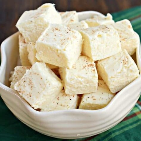 Eggnog Fudge Recipe, Rum Fudge, Eggnog Fudge, Eggnog Recipes, White Chocolate Fudge, Christmas Fudge, Fudge Candy, Hot Buttered Rum, Oh Fudge