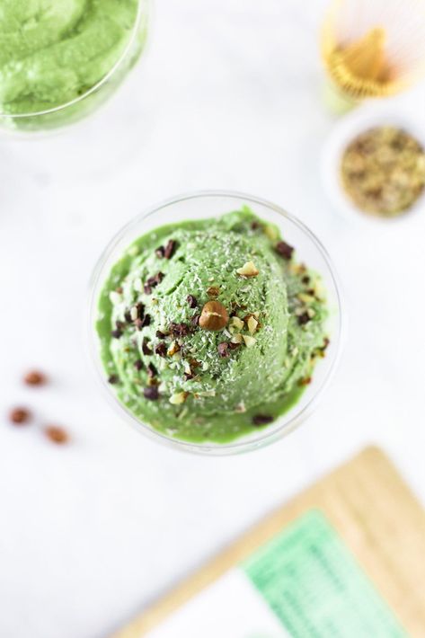 Vegan Matcha Ice Cream - No Churn - My Vegan Minimalist Quick Vegan Desserts, Vegan Popsicles, Matcha Tea Benefits, Vegan Minimalist, Chocolate Peanut Butter Brownies, Simple Dinner Ideas, Vegan Recipes For Beginners, Matcha Ice Cream, Vegan Recipes Beginner