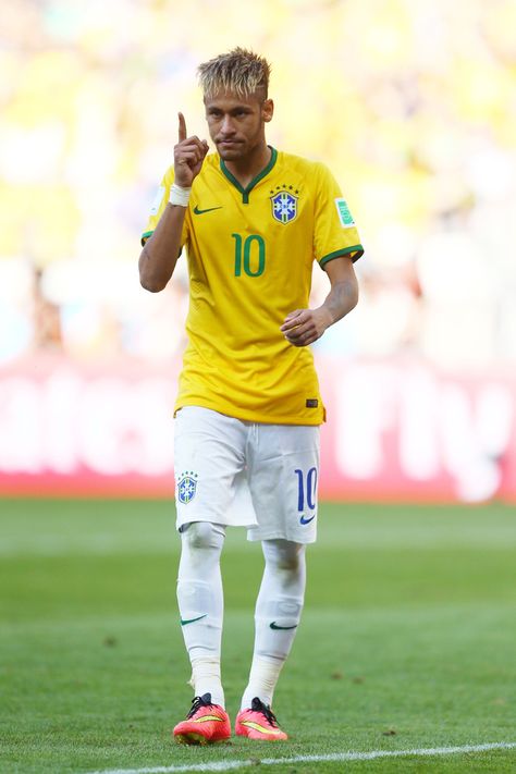 BELO HORIZONTE, BRAZIL - JUNE 28: Neymar of Brazil celebrates after defeating Chile in a penalty shootout during the 2014 FIFA World Cup Brazil round of 16 match between Brazil and Chile at Estadio Mineirao on June 28, 2014 in Belo Horizonte, Brazil. (Photo by Jeff Gross/Getty Images) Neymar 2014, Neymar 2017, Neymar Jr 2014, Fc Barcelona Neymar, Brazil Wallpaper, Brazil People, Brazil Football Team, Neymar Barcelona, Neymar Brazil