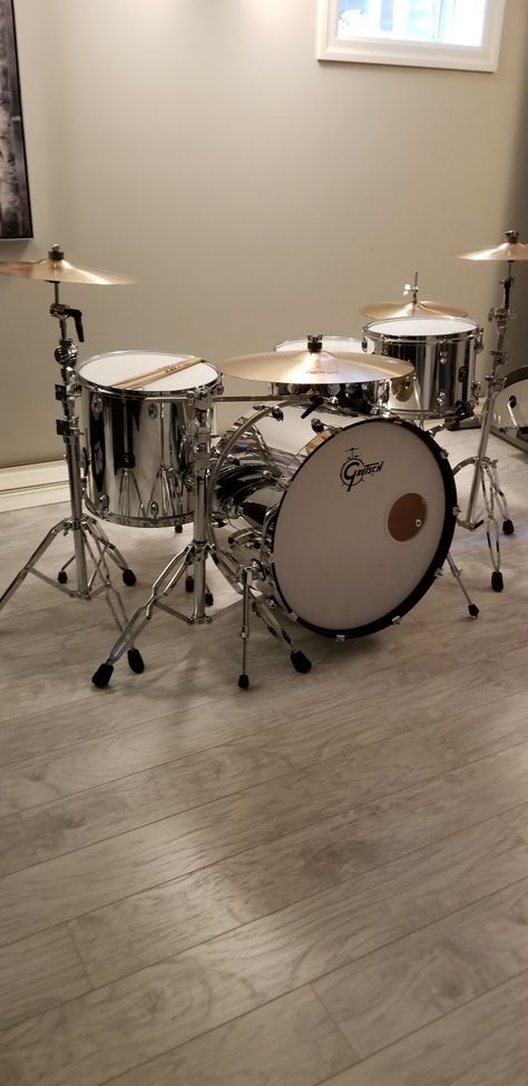 Electric Drum Kit Aesthetic, Drum Kit Aesthetic, Drums Wallpaper, Drums Artwork, Musical Wallpaper, Drum Room, Gretsch Drums, Chris Johnson, Drum Sets