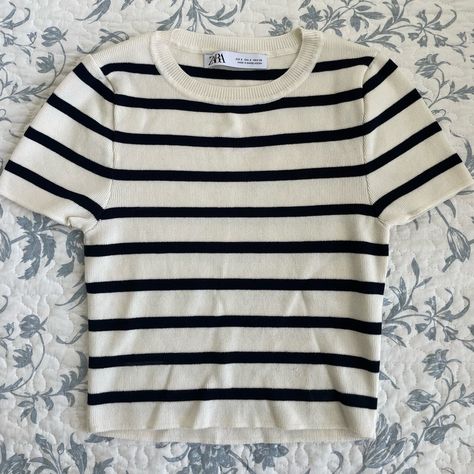 Size Small Cropped Zara Knit T Shirt. Very Cute And Never Worn- Bought From Someone On Poshmark But Just Didn’t Fit. Eminem Daughter, Zara Shirt Women, Knit T Shirt, Lace Top Blouse, Black Striped Shirt, Fashion Identity, Crochet Lace Blouse, Zara Bodysuit, Striped Short Sleeve Shirt