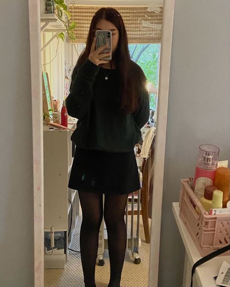 Black Mini Skirt Oversized Sweater, Green Sweater Black Skirt, Mini Skirt And Jumper Outfit, Tube Skirt Outfit, Mini Skirt Winter Outfit, Mini Skirt Outfit Fall, Black Satin Skirt Outfit, Black Skirt Outfit Winter, Black Maxi Skirt Outfit