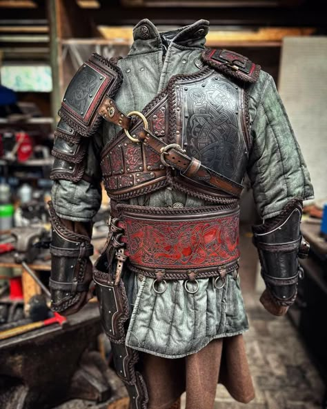 Druid Armor, Nordic Armor, Fancy Armor, For Honor Armor, Armor Reference, Larp Ideas, Lotr Costume, Thick Hoodies, Fantasy Garb