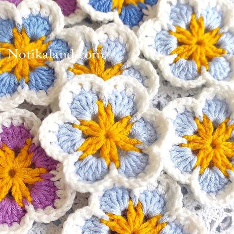 Crochet Flower Center, Crochet Flower Pedals, Crochet Flowers Flat, Flat Crochet Flowers, Crochet Flat Flower, Flower Crochet Blanket, Crochet Flower Motif, Crochet Flower Pattern, Crochet Flowers Easy