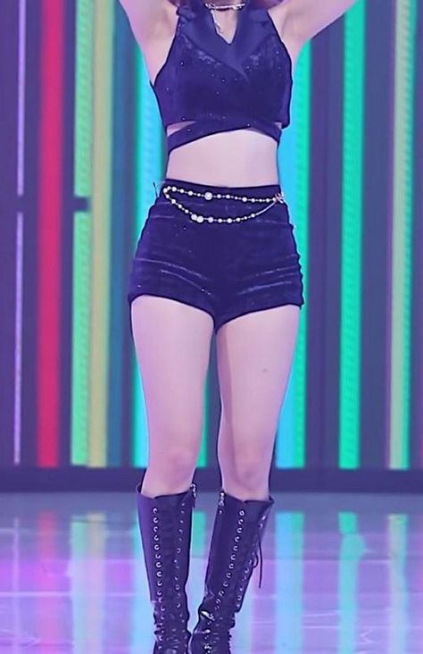 Ryujin Body Shape, Kpop Female Body Claim, Kpop Idols Body Shape, Jennie Body Type, Kpop Body Reference Girl, Kpop Idol Body Claim, Ryujin Body Goals, Kpop Female Idols Body Goals, Kpop Idol Body Type