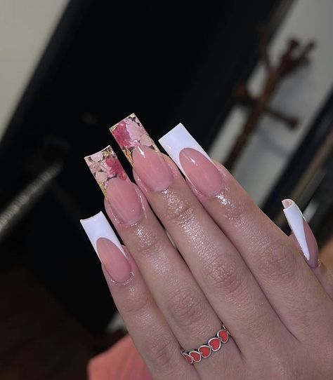 Acrylic Nails With Flowers Inside, Nails With Flowers Inside, Champagne Nails, Cheetah Print Nails, Luminous Nails, Makeup Nails Art, Girly Acrylic, White Acrylic Nails, Basic Nails