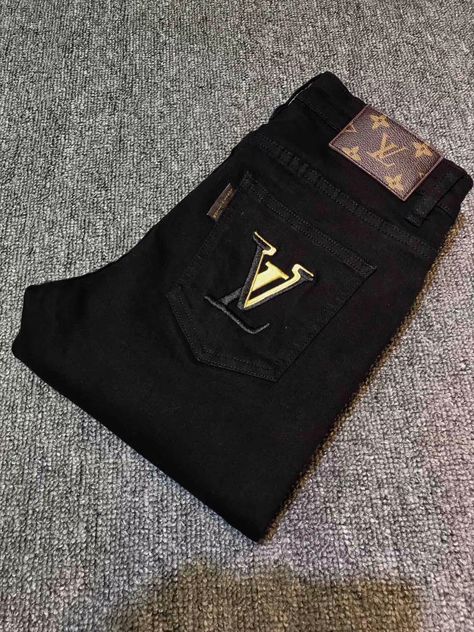 Haerin New Jeans, Vuitton Outfit, Luxury Jeans, Paris Mens Fashion, Bridal Jewellery Inspiration, Denim Jeans Pants, Clothes Jewelry, Concept Clothing, Woman Clothes