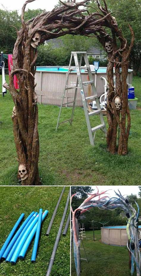 Diy Halloween Entrance, Halloween Entrance, Strašidelný Halloween, Halloween Diy Outdoor, Halloween Outside, Halloween Props Diy, Homemade Halloween Decorations, Anniversaire Harry Potter, Creepy Halloween Decorations