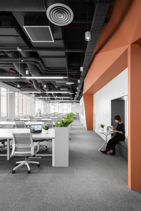 Open Working Space, Open Workspace, Industrial Office Space, Contemporary Office Design, Trendy Interior Design, Small Office Design, Office Ceiling, Open Space Office, Industrial Office Design