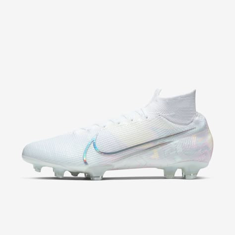 Soccer Defender, Soccer Cleats Nike Mercurial, Soccer Fashion, Soccer Aesthetic, Football Room, Best Soccer Cleats, Soccer Men, Girls Soccer Cleats, Nike Football Boots