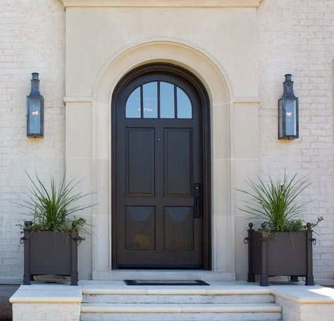 Black Arch Front Door, Dramatic Front Doors, Elegant Front Doors, Arch Front Door Exterior, Arched Front Door Entryway, European Front Doors, Rounded Front Door, Curved Front Door, Fall Front Door Decor Entrance