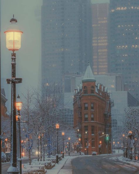 Streets Of Toronto (@streetsoftoronto) posted on Instagram • Jan 2, 2021 at 1:04pm UTC Winter In Toronto, Toronto Christmas, Toronto Aesthetic, Toronto Winter, First Snowfall, American Movie, Lovely Places, Winter Mornings, December 27