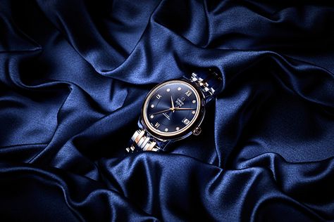 Watch Advertising Photography, Watch Photography Creative, Watch Photography, Creative Jewelry Photography, Surreal Photos, Product Shoot, Portfolio Ideas, Retro Watches, Watch Photo