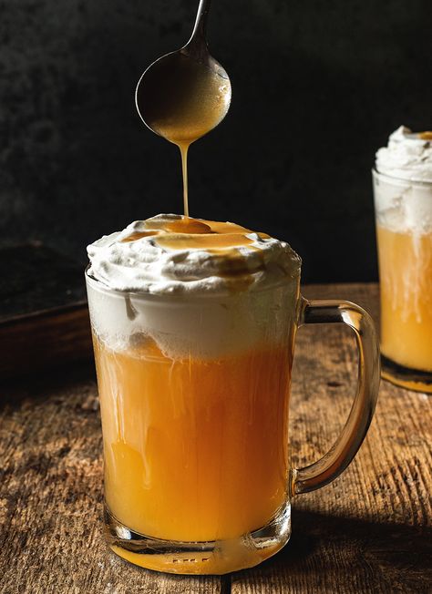 Non-Alcoholic Butter Beer Recipe | Best Easy Drink Recipes | Mocktail.net Alcoholic Butterbeer Recipe, Butterbeer Recipe Alcoholic, Butter Beer Recipe, Alcoholic Butterbeer, Drink Mocktail, Butter Beer Recipe Harry Potter, Harry Potter Drinks, Dairy Free Whipped Cream, Spiced Whipped Cream