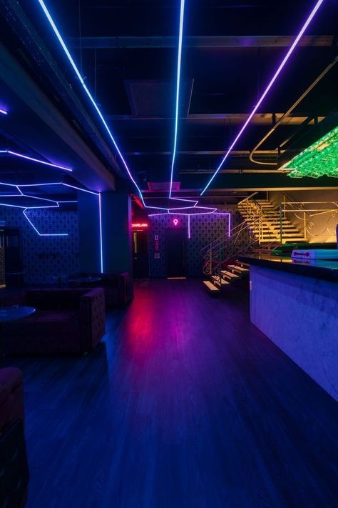 Club Design Interior, Home Bar Ideas, Led Azul, Visuell Identitet, Nightclub Design, Bar Interior Design, Bar Interior, Neon Aesthetic, Lounge Design