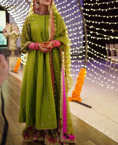 Dholki Dress, Afghani Frock, Mayon Dress, Mehendi Dress, Mayon Dresses, Mehndi Bride, Bridal Mehndi Dresses, Muslim Bridal, Mehndi Dress