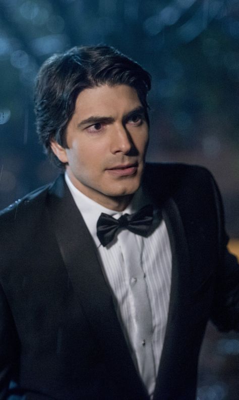 Hey look, it's superman! Wait is that Clark Kent or ray palmer? Ray Palmer Legends Of Tomorrow, Ray Palmer Aesthetic, Brandon Routh Superman, Aaron Blackford, Captain Canary, Crush Series, Assassins Creed Rogue, Christopher Reeve Superman, Legends Of Tommorow