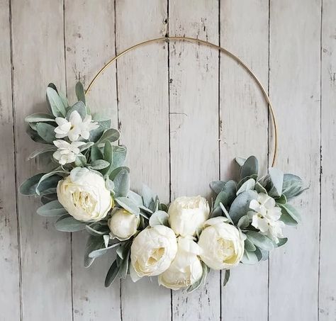 Beautiful spring wreaths and door hangers! Felt Spring Flowers, Diy Floral Monogram, Wedding Door Decorations, Flower Wreath Wedding, Easter Egg Wreath Diy, Rustic Door Decor, Garden Hose Wreath, Umbrella Wreath, Diy Floral Wreath