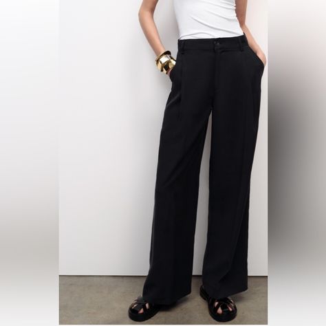 New Zara Wide Leg Trouser Pant Black 4661 513 Size Small Nwt New With Tags Approx Flat Lay: 13.5" Waist 13" Rise 31" Inseam Zara Pants, Trouser Pants, Zara Black, Black Pants, Flat Lay, Pant Jumpsuit, Wide Leg, Pants For Women, Trousers