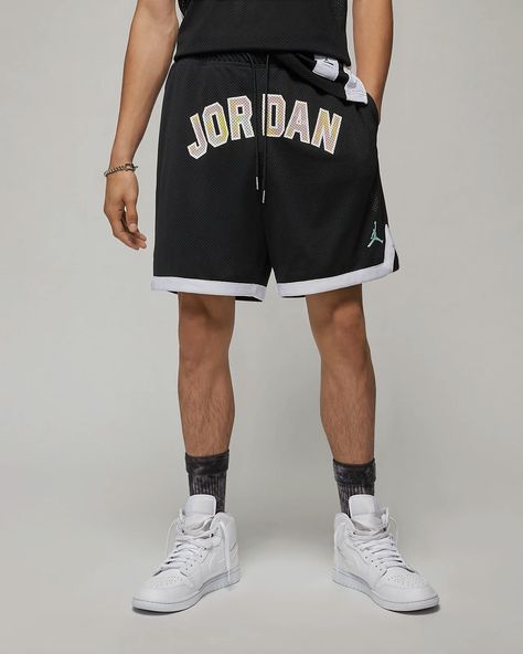 High Tops Outfit, Mens Mesh Shorts, Jordan Shorts, Mens Jean Shorts, Shorts Nike, Mesh Shorts, Active Wear Shorts, Nike Store, Basketball Shorts