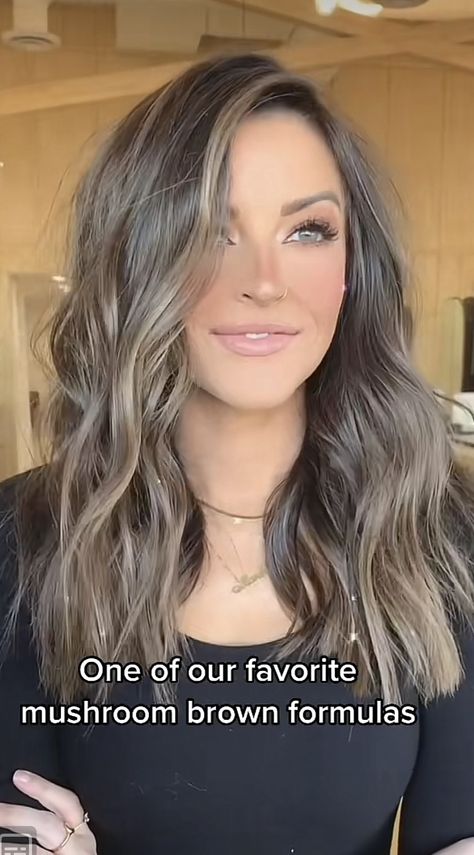 Fall Ash Brown Hair Color, Blending Grey With Brown Hair, Brunette For Green Eyes, Light Brunette Hair Fair Skin, Mushroom Brown Hair Blue Eyes, Mushroom Brown Medium Length Hair, Mushroom Lowlights, Natural Hair Color With Money Piece, Dark Ash Brown With Money Piece