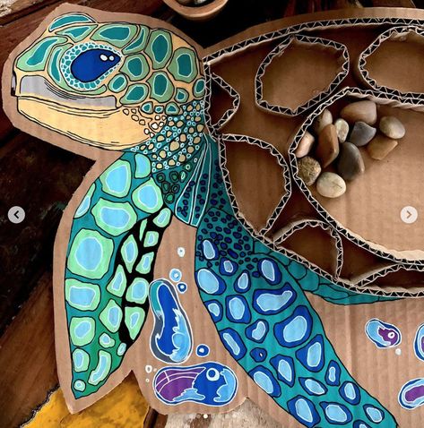 Diy Sea Creatures, Cardboard Turtle, Cardboard Art Projects, Carton Diy, Turtle Quilt, Cardboard Box Crafts, Sea Life Art, Cardboard Sculpture, Underwater Art