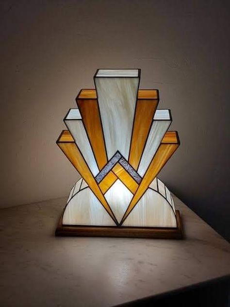 Art Deco Stained Glass, Art Deco Accessories, Lampe Art Deco, Deco Accessories, Stained Glass Lamp, Tiffany Lamp, Lamp Art, Stained Glass Lamps, Tiffany Lamps