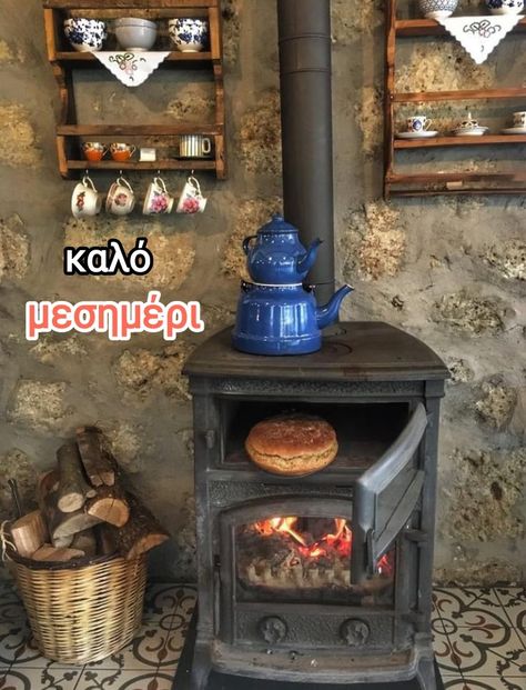 Wood Burning Stoves Living Room, Boho Bedroom Colorful, Old Stove, Wood Stove Cooking, Boho Bedroom Ideas Hippie, Deco Champetre, Wood Stove Fireplace, Vintage Stoves, Antique Stove