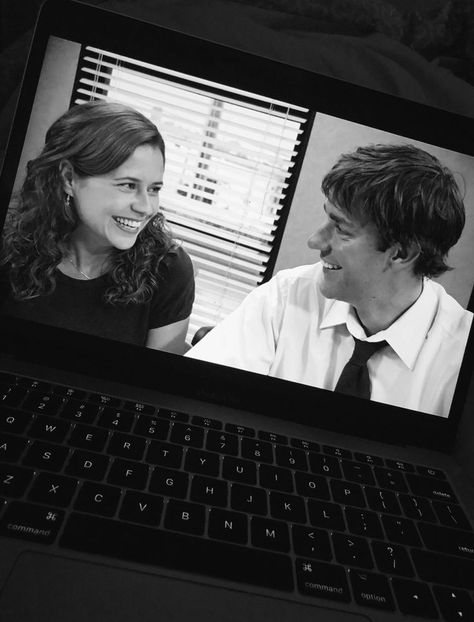 Jim And Pam The Office, Pam The Office, Best Of The Office, Jim And Pam, The Office Jim, Robin Scherbatsky, The Office Show, Jim Halpert, Seth Macfarlane