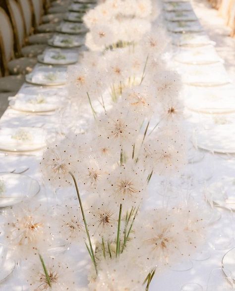 “The art of the table is about creating an unforgettable experience for the guests” shares @vincenzodascaniostudio We are absolutely in… | Instagram Dandelion Wedding, Table Set Up, Tuscany Wedding, Wedding Mood Board, Wedding Mood, Bride Wear, Art Table, Set Design, Event Planner