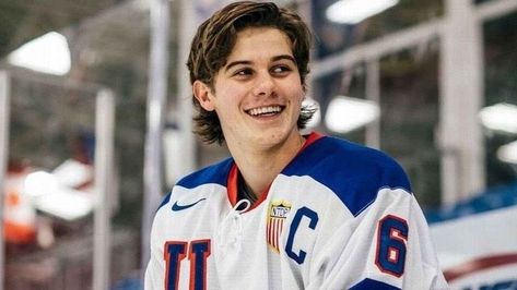 Jack Hughes Hockey Haircut, Hockey Hair, Hockey Girlfriend, Soccer Hair, Boys Hockey, Hot Hockey Players, Usa Hockey, Hockey Baby, Hair Flow