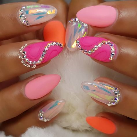 42.3k Followers, 388 Following, 936 Posts - See Instagram photos and videos from Home of Deva (@home_of_deva) #almondnails Gold Manicure, Cute Nail Polish, Easter Nail, Best Nails, Different Nail Shapes, Easter Nail Art, Nail Art Designs Summer, Stiletto Nails Designs, Almond Nail