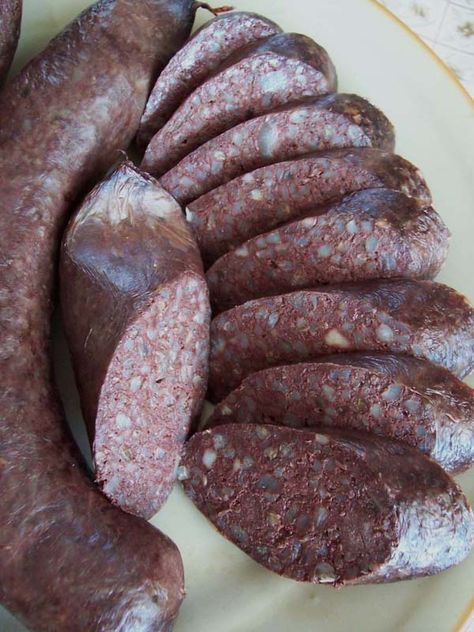 Homemade Sausage Recipes, Eastern European Recipes, Blood Sausage, Buckwheat Groats, Pork Meat, Homemade Sausage, Pickling Cucumbers, How To Make Sausage, Kielbasa