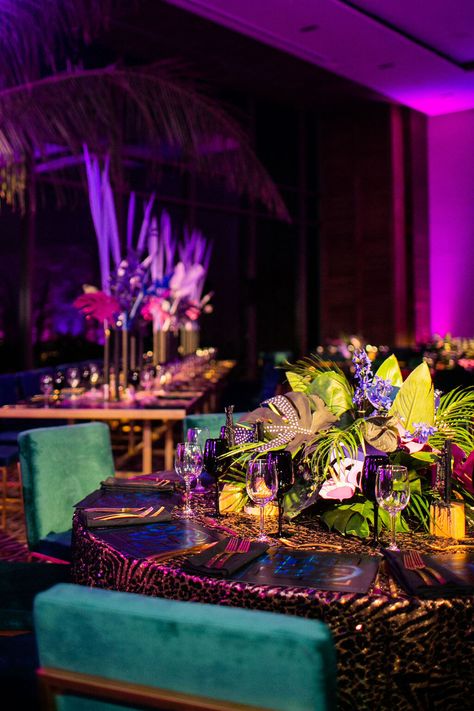 Neon Jungle Centerpiece, Ibiza Disco, Jungle Centerpieces, Jungle Disco, Sangeet Stage, Jungle Themed Party, 16 Wishes, Tropical Neon, Avatar Theme