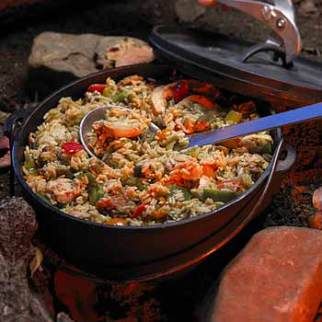 Cast Iron Dutch Oven Cooking, Dutch Oven Camping Recipes, Dutch Oven Camping, Dutch Oven Cooking, Cast Iron Recipes, Dutch Oven Recipes, Food Contest, Campfire Food, Cast Iron Dutch Oven