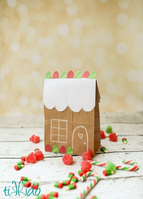 Easy Paper Bag Gingerbread House Package Gingerbread House Craft, Brown Paper Lunch Bags, Xmas Wrapping, Diy Paper Bag, Paper Bag Crafts, Paper Lunch Bags, Construction Paper Crafts, Paper Lunch, Kids Zone