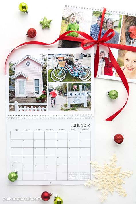 Photo Calendar Diy, Homemade Christmas Gifts For Grandparents, Diy Photo Calendar, Christmas Gifts For Grandparents, Best Gifts For Grandparents, Coworker Birthday Gifts, Calendar Gift, Inexpensive Gifts, Giveaway Gifts