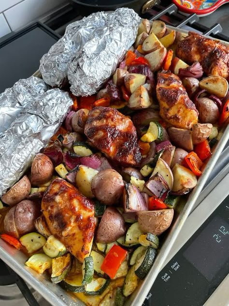 Barbecue Chicken Dinner, Bbq Chicken Dinner, Chicken Receipts, Small Red Potatoes, Dinner Menu Ideas, Sheet Pan Suppers, Sheet Pan Dinners Recipes, Dinners Recipes, Chicken Breast Seasoning