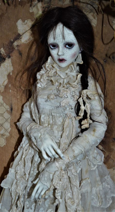 https://flic.kr/p/2k72wYT | phantom creations - withdoll adriana Creepy Porcelain Dolls, Horror Dolls, Creepy Doll, Broken Doll, Pretty Halloween, Scary Dolls, Haunted Dolls, Doll Aesthetic, Doll Makeup