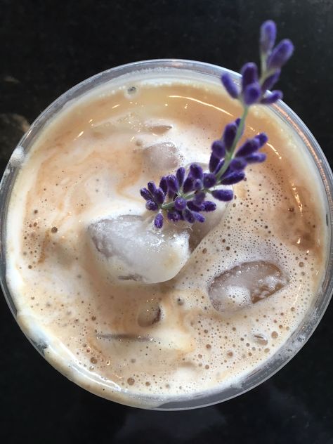 Iced Lavender Latte | Lectin Free Gourmet Homemade Whipped Cream Easy, Whip Cream Recipe, Easy Homemade Whipped Cream, Whipped Cream Recipes, Lavender Drink, Lavender Latte, Lectin Free, Cold Coffee Recipes, Afternoon Coffee