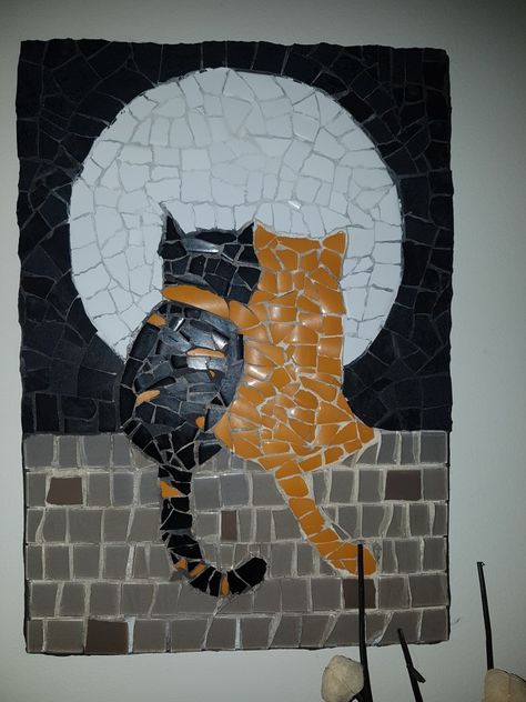 Mosaic Animals Easy, Mosaic Projects Ideas, Mosaic Cats Pattern, Mosaic Dogs Patterns, Cat Mosaic Art, Mosaic Cats Ideas, Mosaic Art Koi Fish, Mosiac Art Cat, Black Cat Mosaic