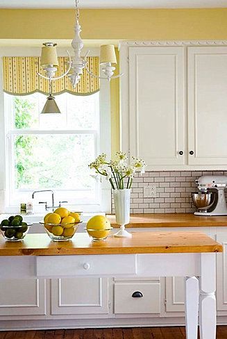 Yellow Kitchen Inspiration, Yellow Kitchen Walls, Yellow Kitchen Designs, Yellow Kitchen Decor, Yellow Curtains, Yellow Kitchen, Yellow Walls, Trendy Kitchen, Kitchen Redo