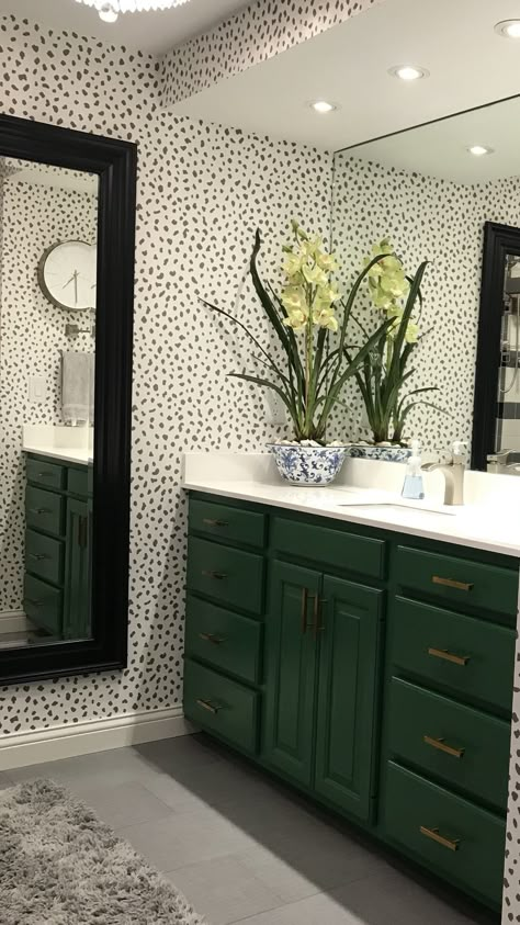 Green bathroom vanity, Thibaut’s Tanzania wallpaper Green Cabinets Bathroom, Bathroom Wallpaper Green, Powder Room Ideas Modern, Dark Green Bathrooms, Green Bathroom Vanity, Green Vanity, Wallpaper Bathroom, Bathroom Design Layout, Downstairs Bathroom