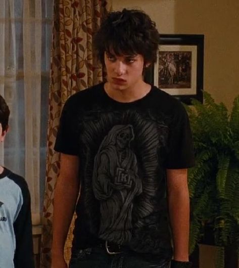 Devon Bostick as Rodrick in Diary of a Wimpy Kid: Rodrick Rules Wimpy Kid Rodrick, Wimpy Kid Movie, Rodrick Rules, Hot Emo Guy, Rodrick Heffley, Devon Bostick, Diary Of A Wimpy, Diary Of A Wimpy Kid, Wimpy Kid